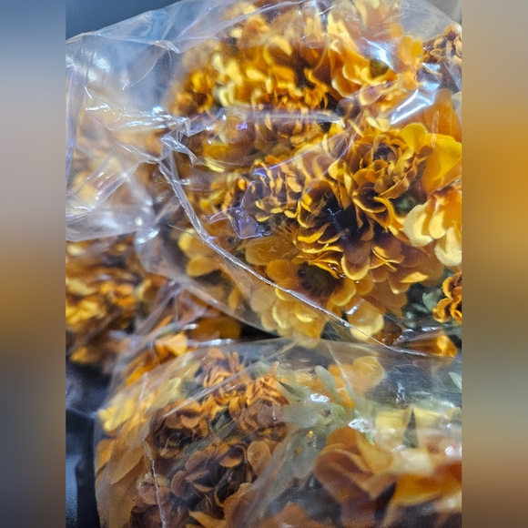 9pack Mum Variety Bouquets - Picture 6 of 14